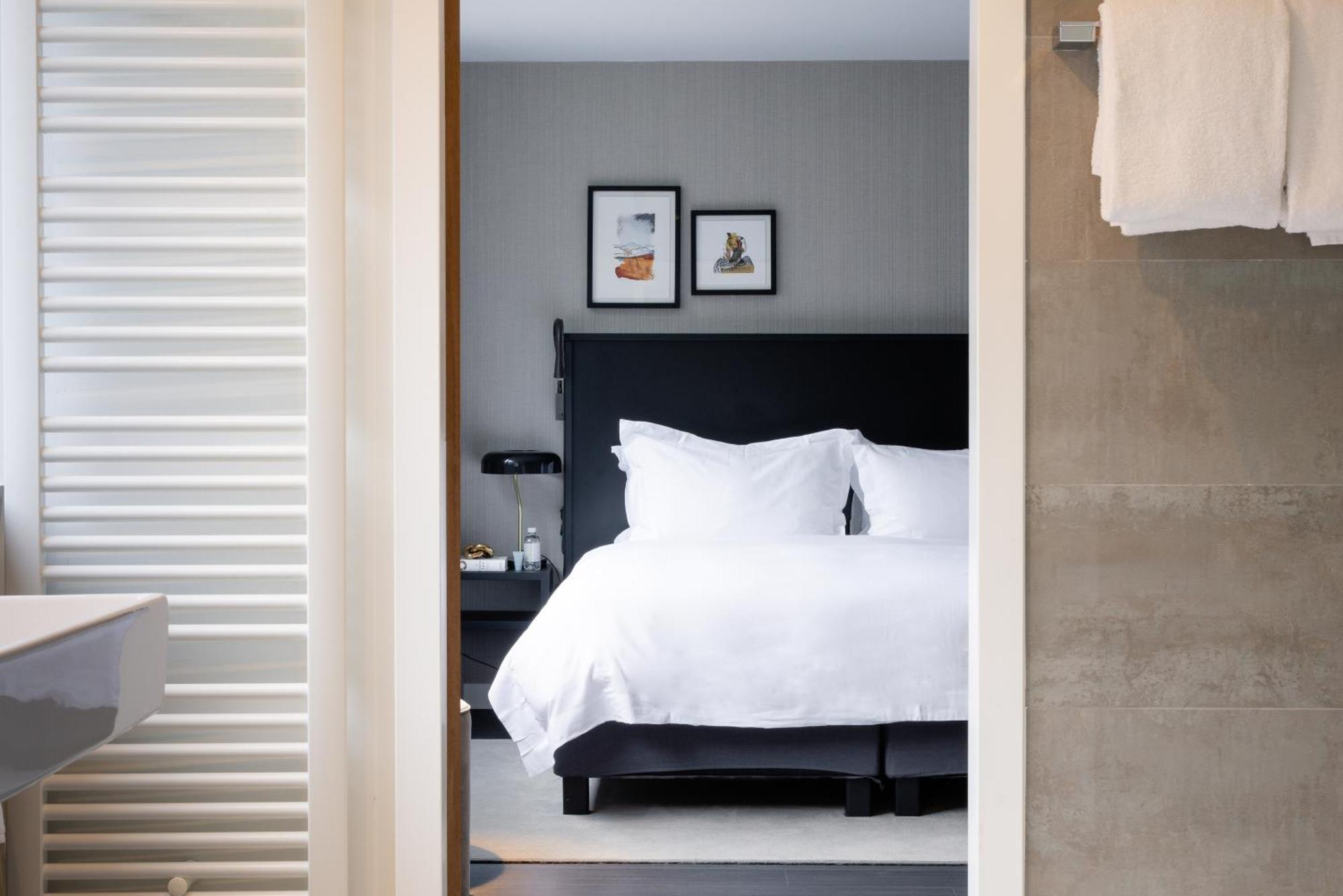 Family Room,1651171038:JPEG